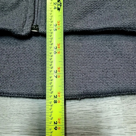 Northface Women's Purple Fuzzy Fur Vest Size Large - Picture 6 of 10